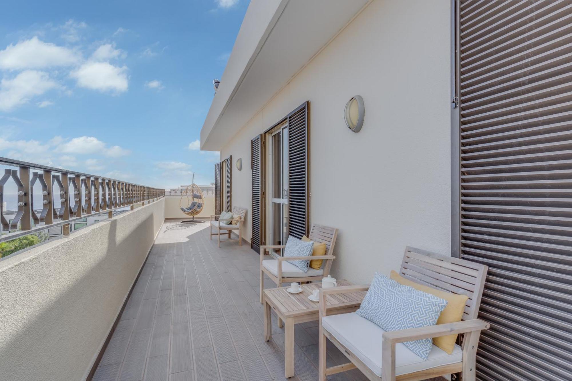 Portola Penthouse Apartment ฟุงชาล ภายนอก รูปภาพ